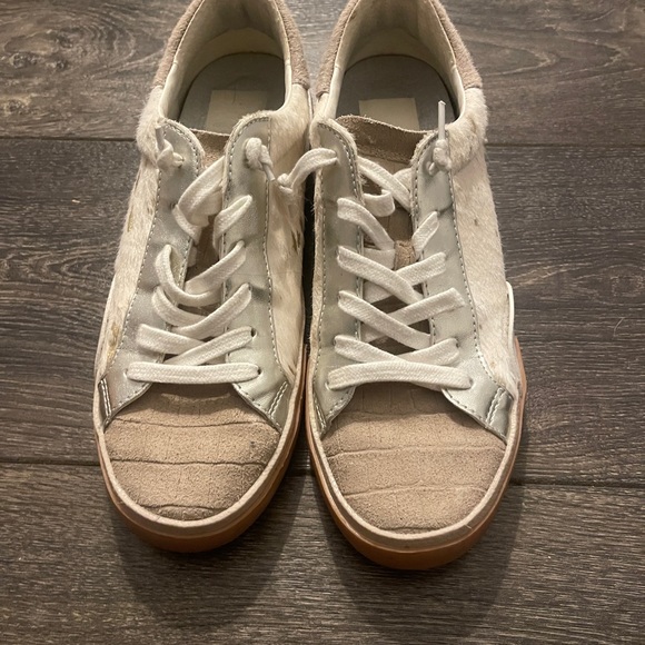 Dolce Vita Sneakers - Picture 4 of 4